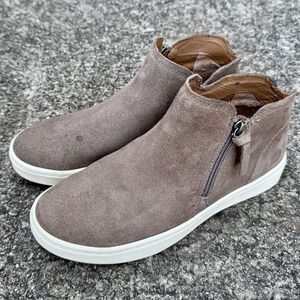 Sofft‎ Women's Sz 8 M Britton Casual Sneaker  W/ Side Zip In Taupe Suede W/ Spot